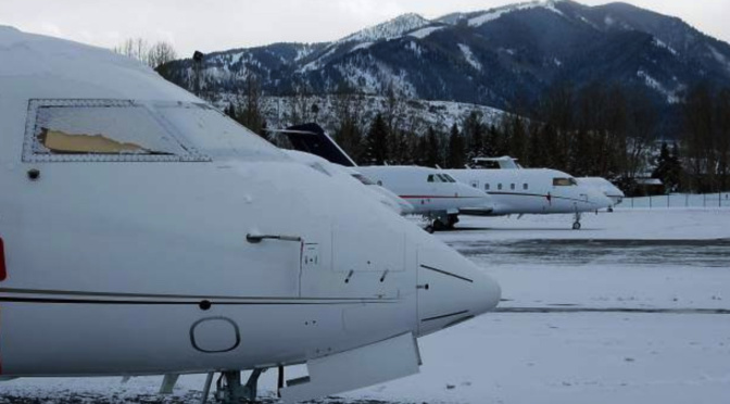 Private jet De-icing